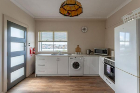 Cosy and Comfortable Unit with Parking & Wifi